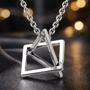 Collar Hombre Triángulo Cuadro de Acero Inoxidable Plateado