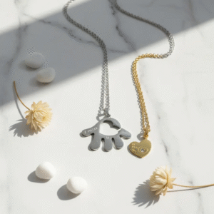 Dúo de Collares para Pareja "Corazón y Mano"